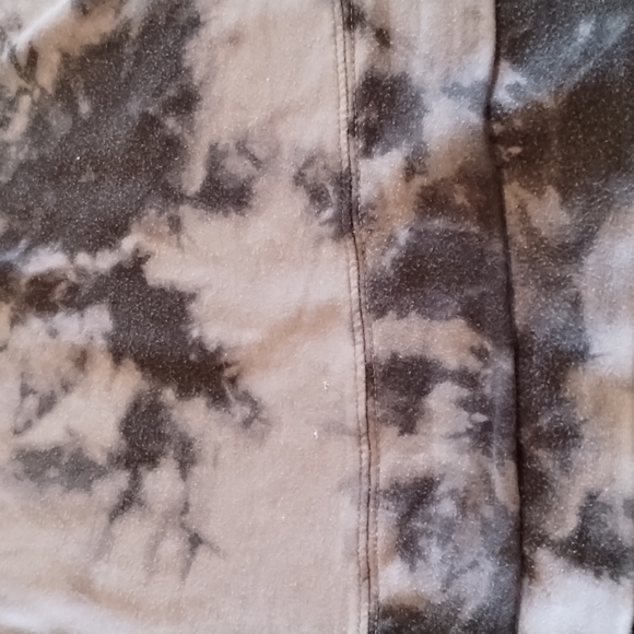 Woman's Sweater by Mudd Black & Grey Tye-Dye Print Size: Large - Picture 7 of 11